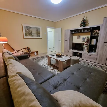 Apartamento Bulevar Ns - Stan U Blizini Zeleznike Stanice I Sajma *